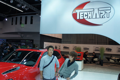 BOND TOURS - イイムラ&デビが行く ドタバタドイツチューナー巡り&2011フランクフルトモーターショー! iaa2011