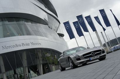 BOND TOURS - イイムラ&デビが行く ドタバタドイツチューナー巡り&2011フランクフルトモーターショー! iaa2011