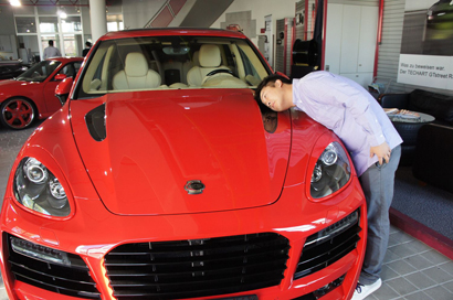 BOND TOURS - イイムラ&デビが行く ドタバタドイツチューナー巡り&2011フランクフルトモーターショー! iaa2011